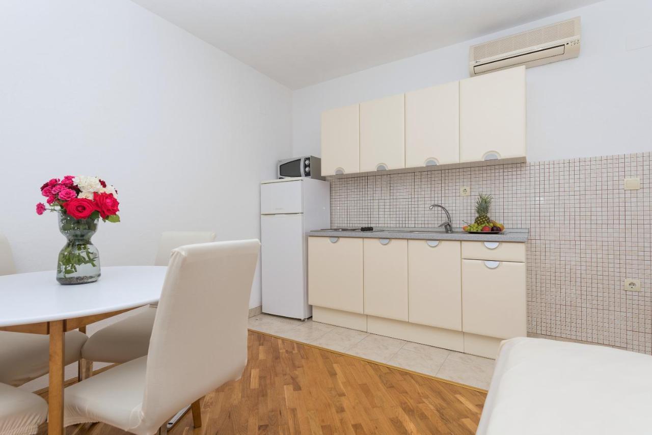 Skiljini Dvori - Apartman Makarska Extérieur photo